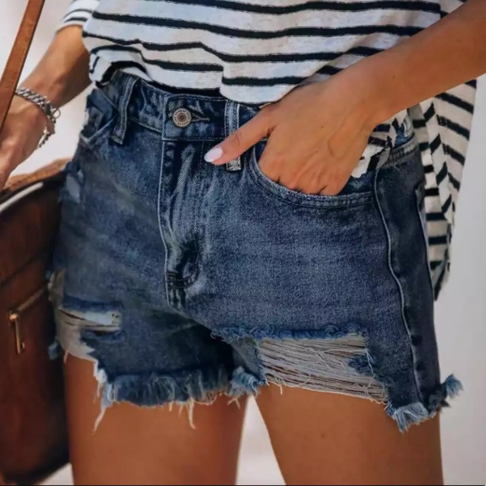 KINSLEY Denim shorts - Picture 2 of 3